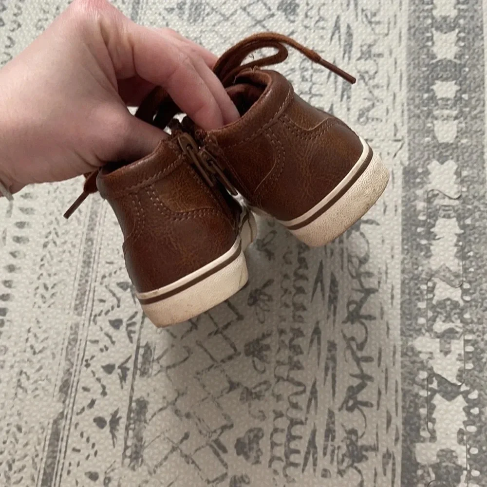 🎄Clearance Cat & Jack toddler Florian Mid‎ Top Leather Sneaker Brown